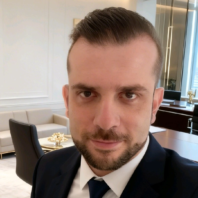 Krzysztof Rusak, właściciel Magnetti Lab, specjalista SEO, SXO i GEO